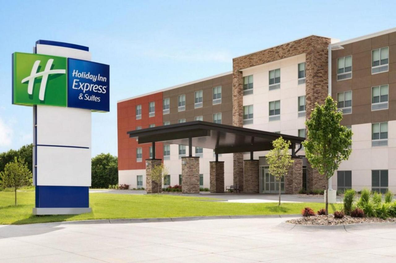 Holiday Inn Express & Suites - Tomah By Ihg Extérieur photo
