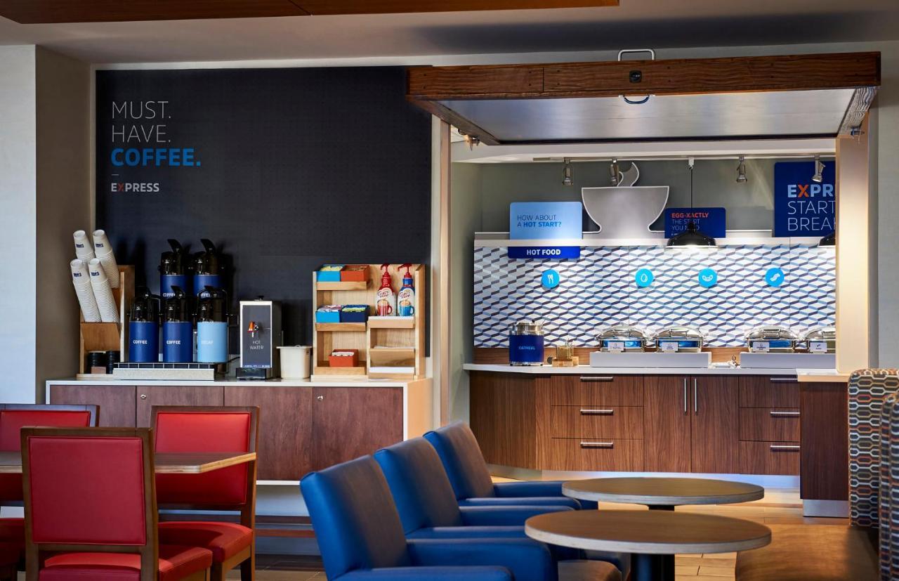 Holiday Inn Express & Suites - Tomah By Ihg Extérieur photo