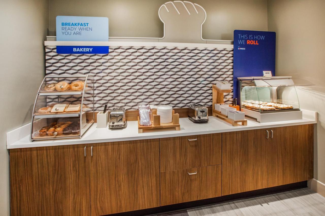 Holiday Inn Express & Suites - Tomah By Ihg Extérieur photo