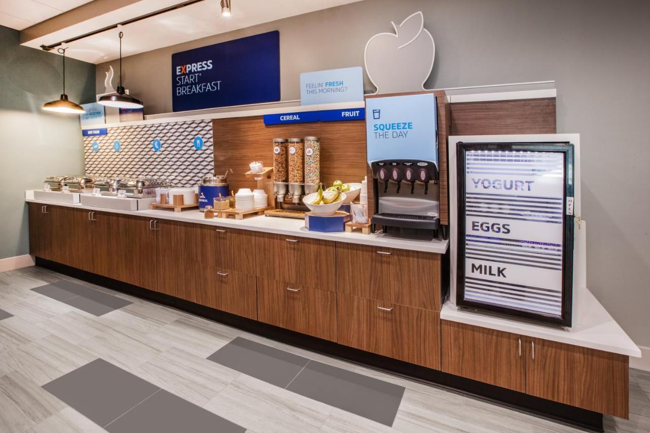 Holiday Inn Express & Suites - Tomah By Ihg Extérieur photo