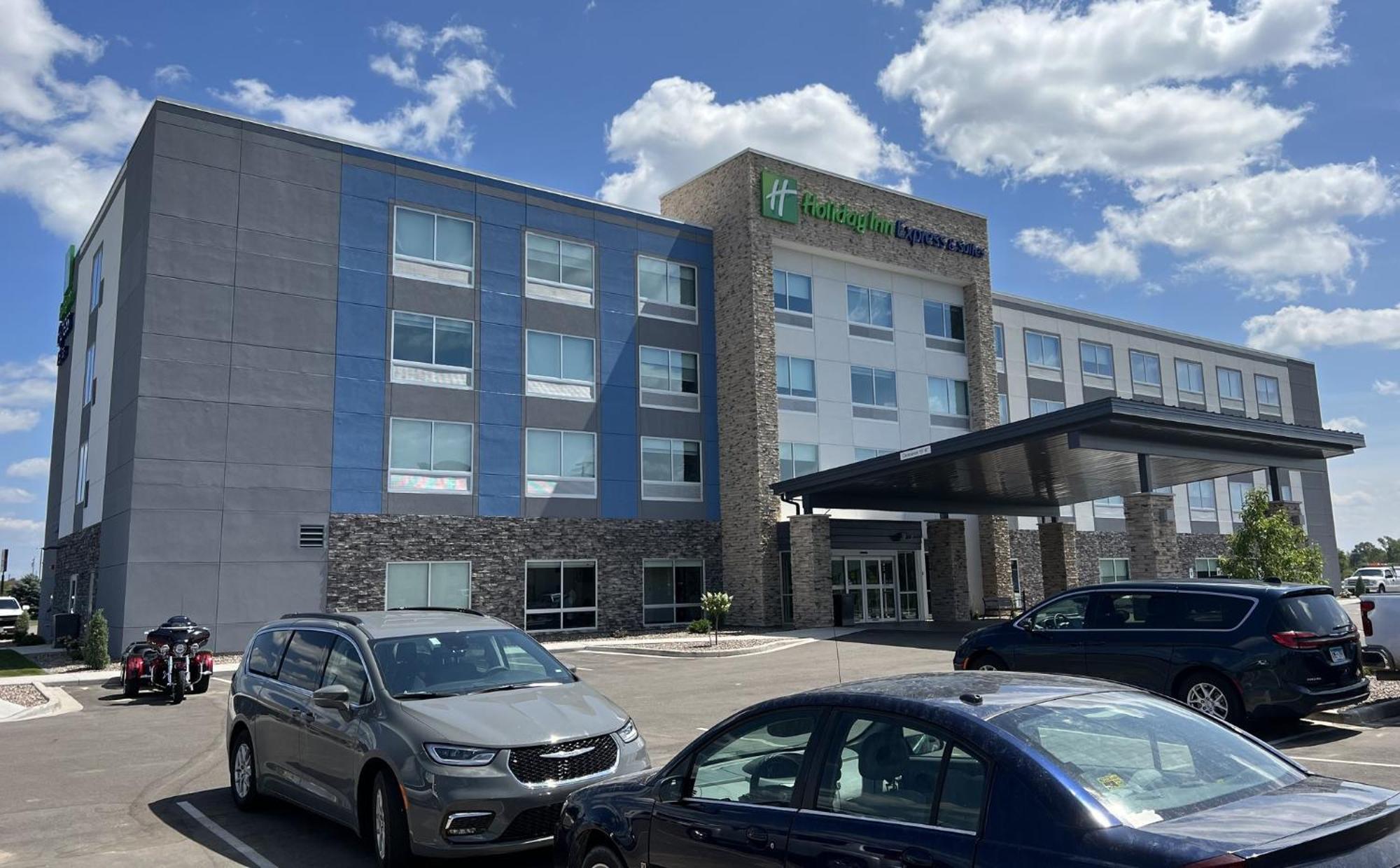 Holiday Inn Express & Suites - Tomah By Ihg Extérieur photo